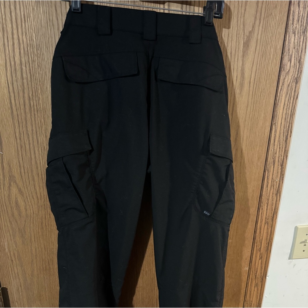 Black men’s 5.11 Tac cargo pants